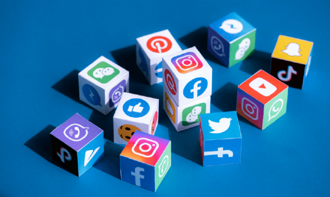 social media apps cubes