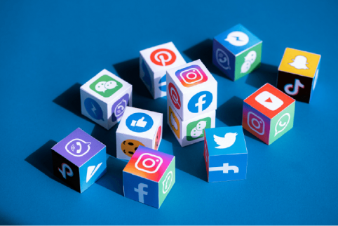social media apps cubes